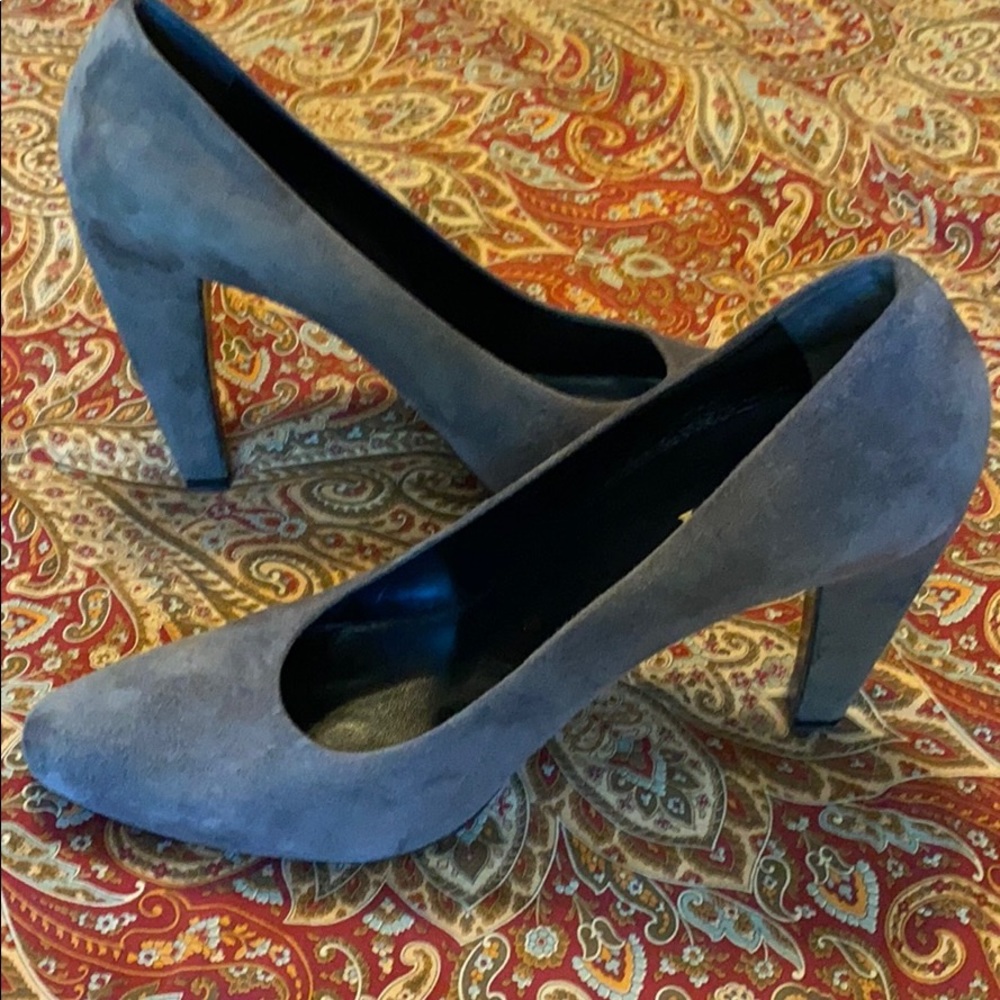 Prada gray suede pumps